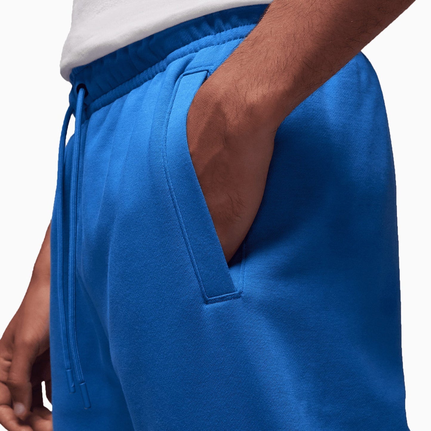 Men's Sportswear Essentials Outfit