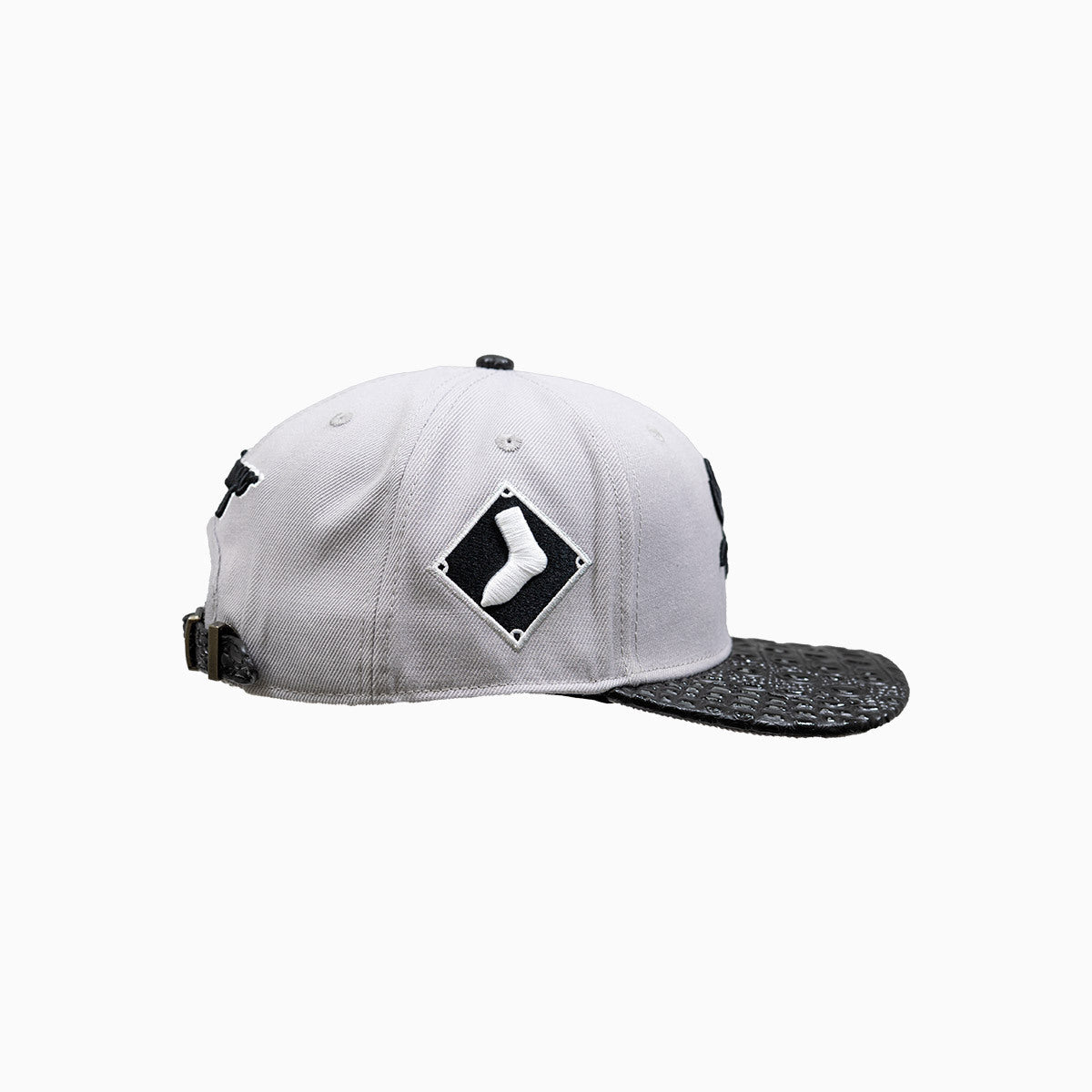 Chicago White Sox Hat With Leather Visor